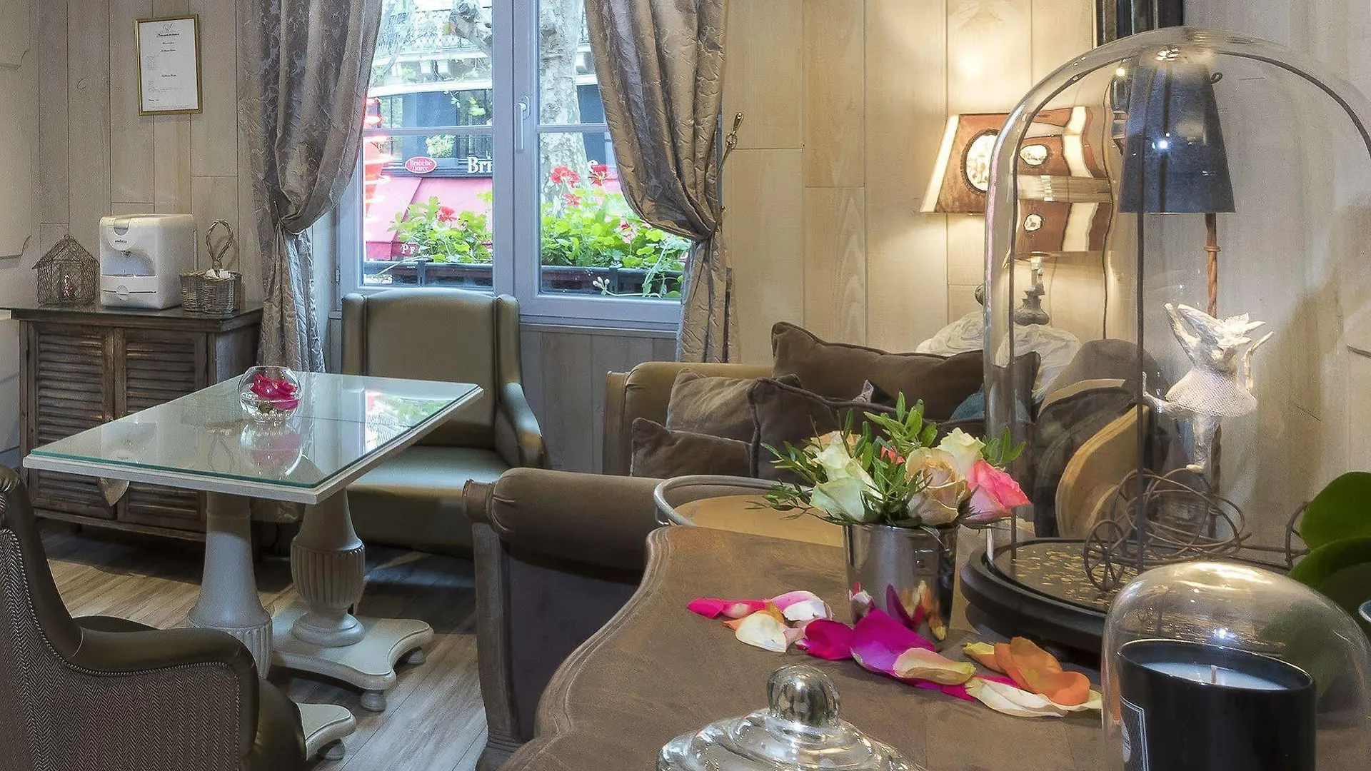Cluny Square Hotel 3*