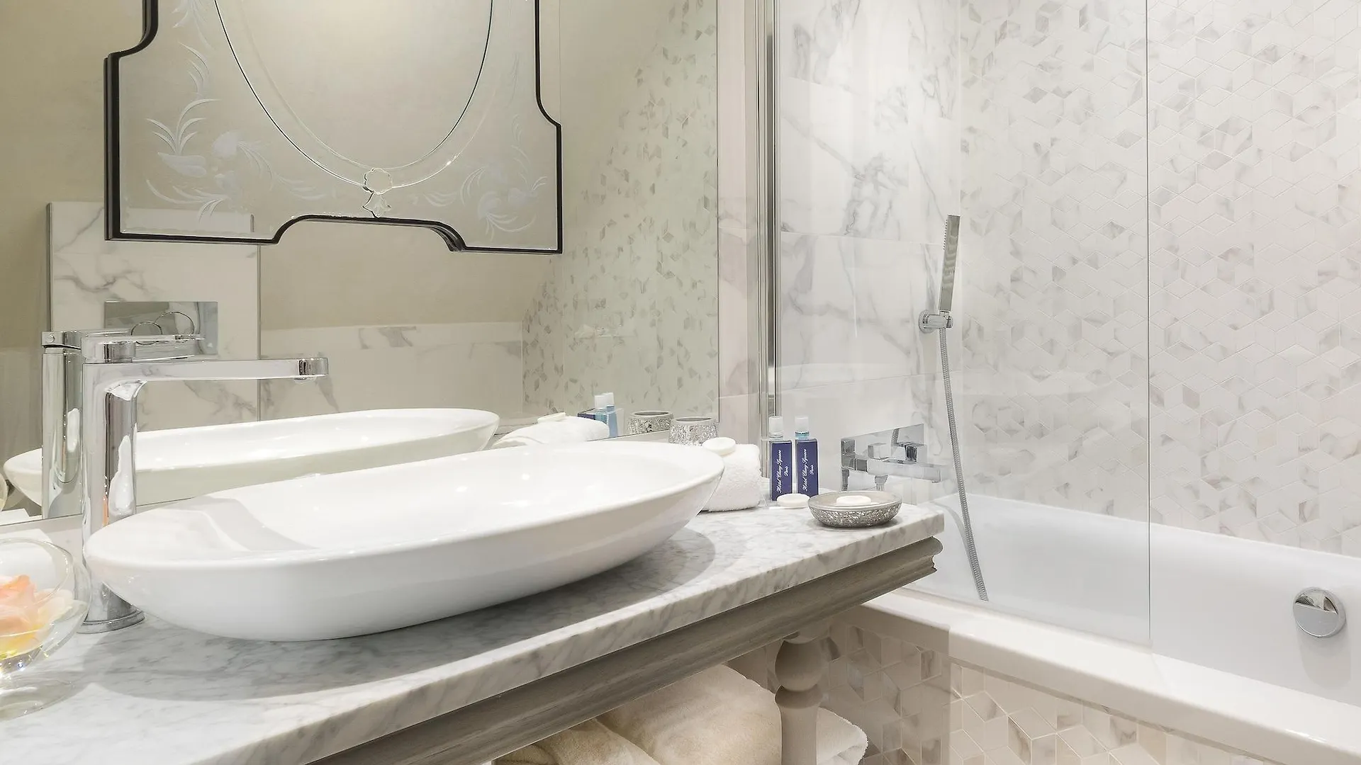 Cluny Square 3*